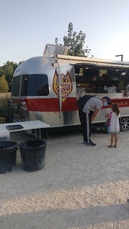 Food truck 666 — food truck Autre à Poitiers