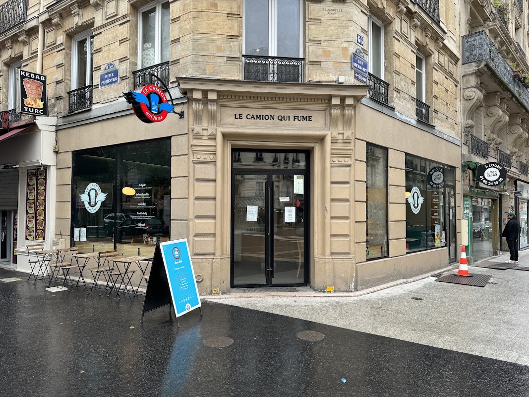 Le Camion Qui Fume - Parmentier — food truck Burgers à Paris