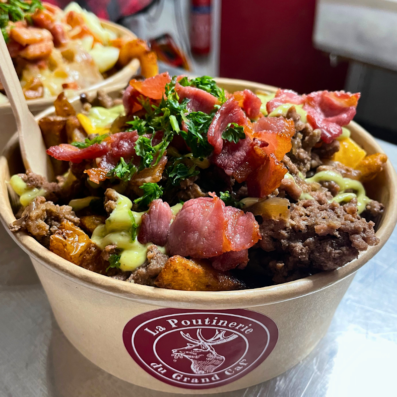 Food Truck La Poutinerie - poutine à emporter et événements — food truck Autre à La Roche-sur-Yon