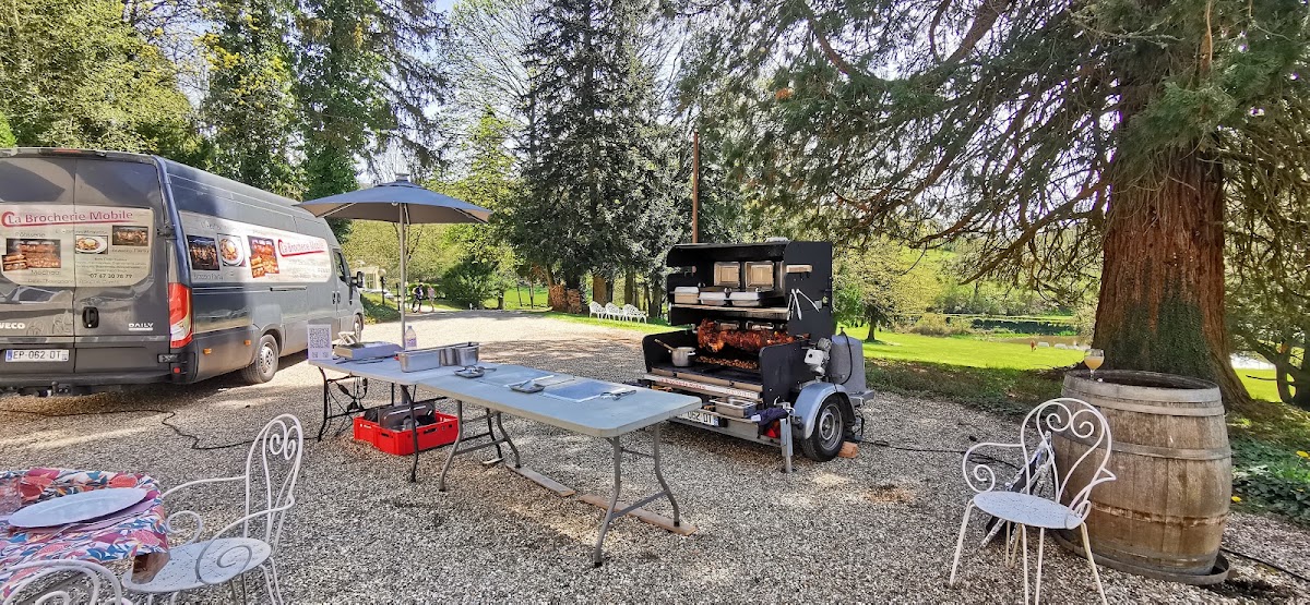 La Brocherie Mobile Brasero Party L'Œuf en Meurette Traiteur Street Food Truck Dijon — food truck BBQ & Grillades à Dijon