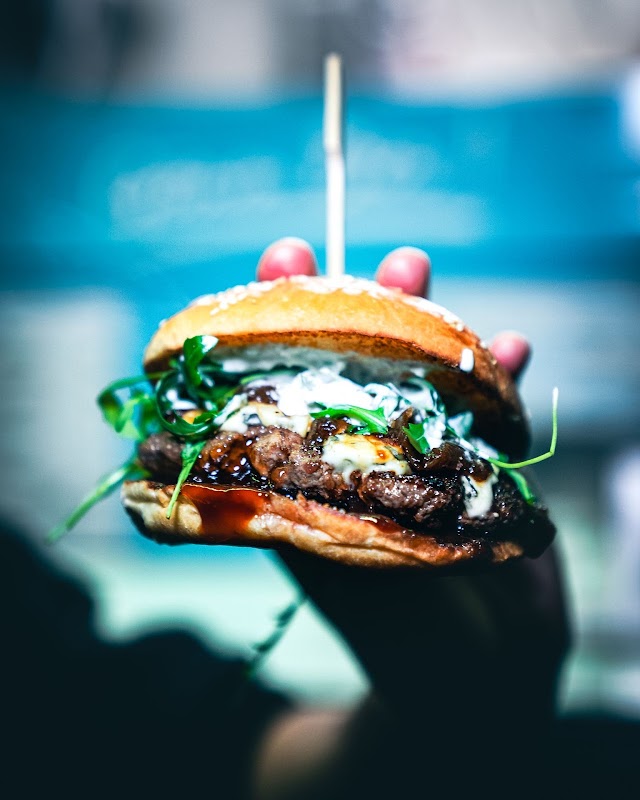 LëtzeBurger Foodtruck Catering/Events — food truck Burgers à Hesperange